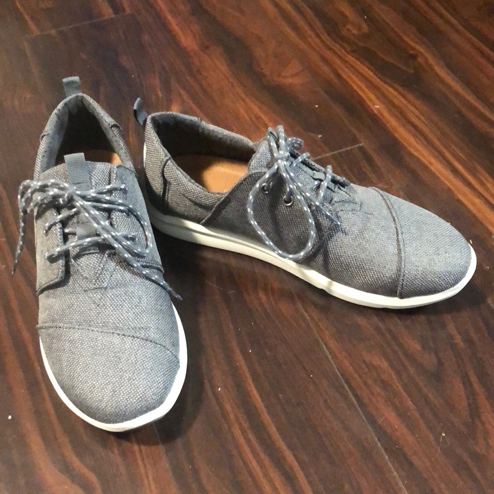 Toms